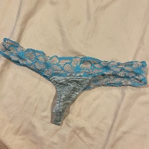 VS Pink Lacy Thong Panty